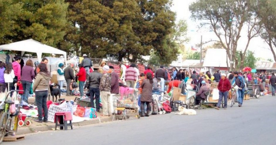 La feria continuaba funcionando con medidas sanitarias. (Foto: Diario La Prensa/ Curicó)