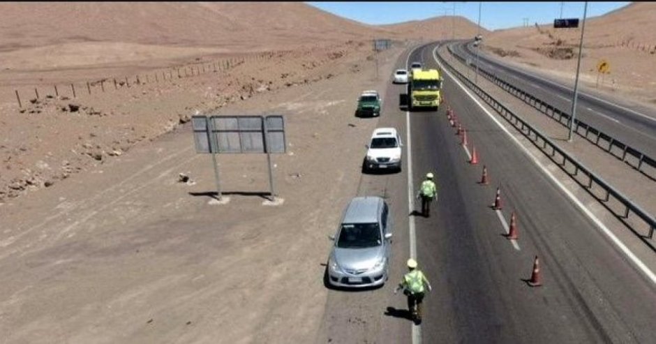 El caso quedó al descubierto, luego que los uniformados le solicitaron el permiso de desplazamiento al joven. (Foto: Carabineros)