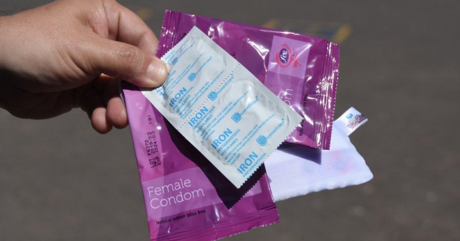 Se instalaron 13 dispensadores de preservativos femeninos (7) y masculinos (6) en distintos puntos de la región.